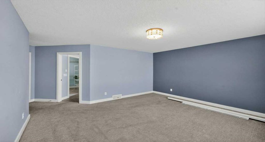 171 East Lakeview Court, Chestermere, Alberta T1X1W2, 3 Bedrooms Bedrooms, ,3 BathroomsBathrooms,Residential,For Sale,East Lakeview,A2296411