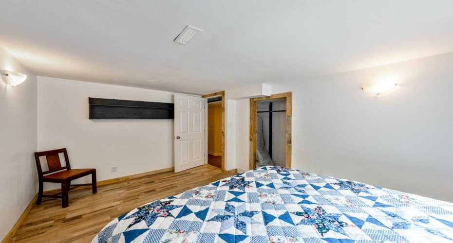 124 Lynnwood Drive, Calgary, Alberta T2C 0S8, 5 Bedrooms Bedrooms, ,2 BathroomsBathrooms,Residential,For Sale,Lynnwood,A2296485