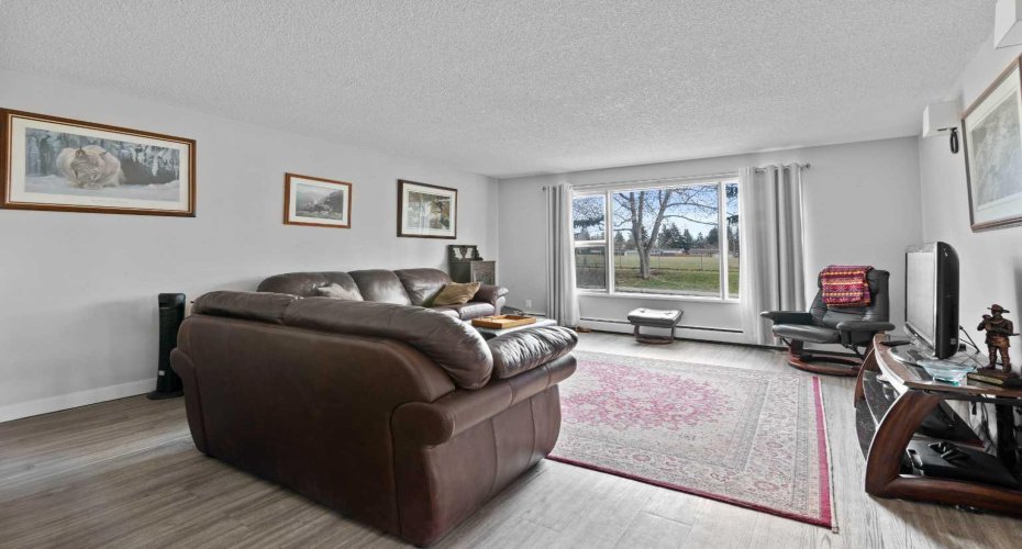 3130 66 Avenue, Calgary, Alberta T3E 5K8, 2 Bedrooms Bedrooms, ,2 BathroomsBathrooms,Residential,For Sale,66,A2296542