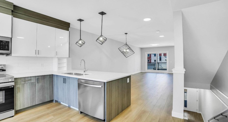 304 Red Sky Villas, Calgary, Alberta T3N 2M2, 3 Bedrooms Bedrooms, ,4 BathroomsBathrooms,Residential,For Sale,Red Sky,A2296563