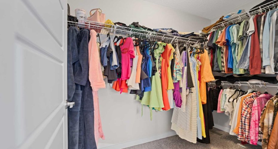 850 Belmont Drive, Calgary, Alberta T2X 4A5, 3 Bedrooms Bedrooms, ,3 BathroomsBathrooms,Residential,For Sale,Belmont,A2296621