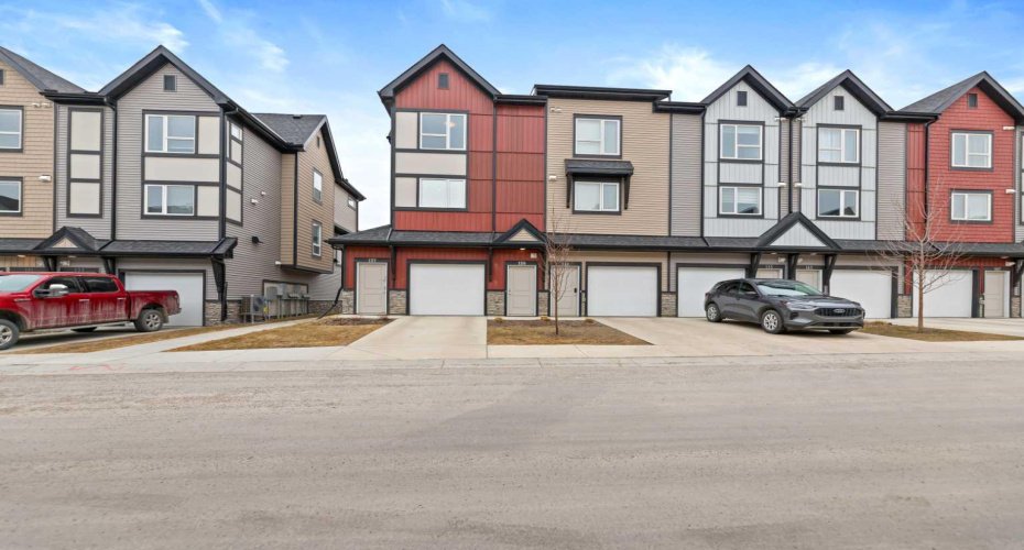 850 Belmont Drive, Calgary, Alberta T2X 4A5, 3 Bedrooms Bedrooms, ,3 BathroomsBathrooms,Residential,For Sale,Belmont,A2296621