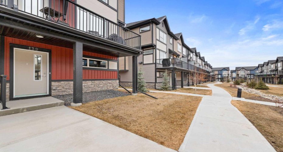 850 Belmont Drive, Calgary, Alberta T2X 4A5, 3 Bedrooms Bedrooms, ,3 BathroomsBathrooms,Residential,For Sale,Belmont,A2296621