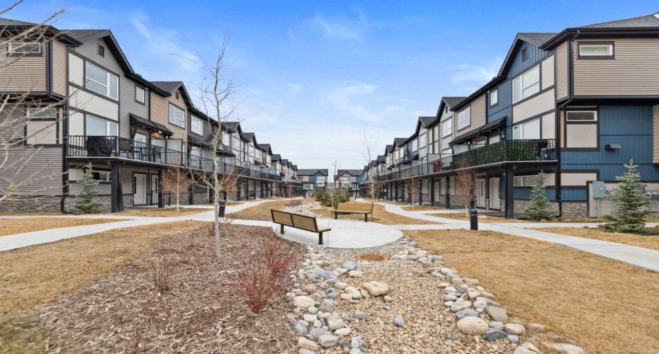 850 Belmont Drive, Calgary, Alberta T2X 4A5, 3 Bedrooms Bedrooms, ,3 BathroomsBathrooms,Residential,For Sale,Belmont,A2296621