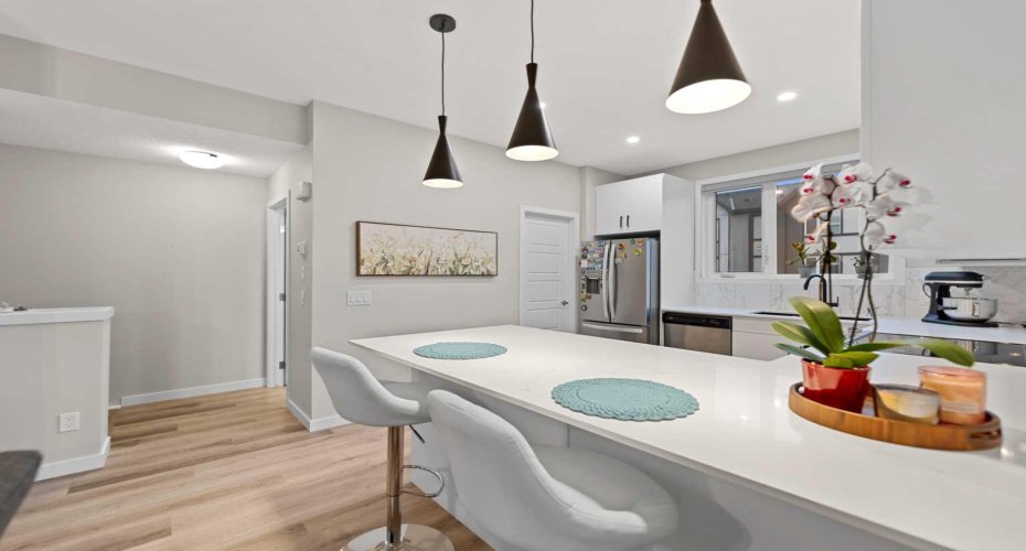 850 Belmont Drive, Calgary, Alberta T2X 4A5, 3 Bedrooms Bedrooms, ,3 BathroomsBathrooms,Residential,For Sale,Belmont,A2296621