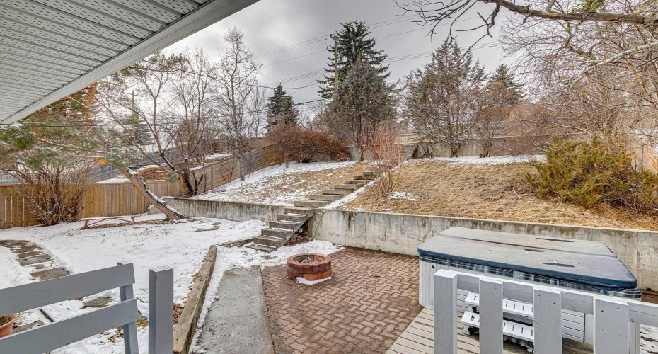 40 Henefer Road, Calgary, Alberta T2V 3B4, 4 Bedrooms Bedrooms, ,3 BathroomsBathrooms,Residential,For Sale,Henefer,A2296635