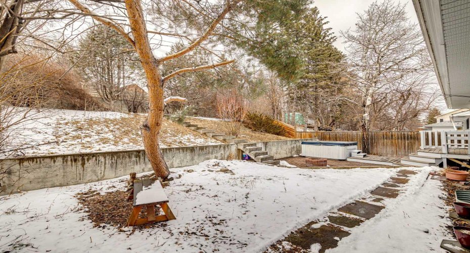 40 Henefer Road, Calgary, Alberta T2V 3B4, 4 Bedrooms Bedrooms, ,3 BathroomsBathrooms,Residential,For Sale,Henefer,A2296635