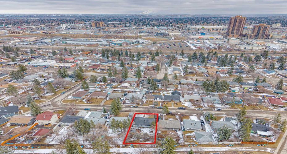 40 Henefer Road, Calgary, Alberta T2V 3B4, 4 Bedrooms Bedrooms, ,3 BathroomsBathrooms,Residential,For Sale,Henefer,A2296635