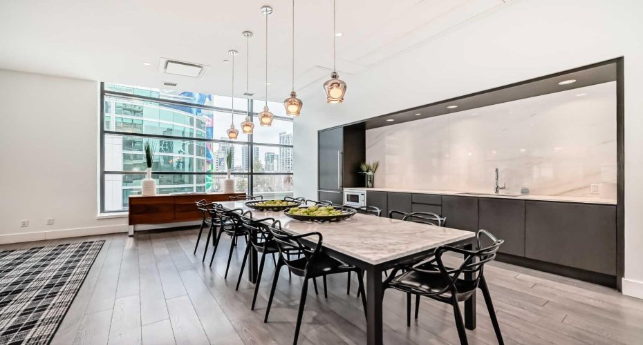 310 12 Avenue, Calgary, Alberta T2R 1B5, 2 Bedrooms Bedrooms, ,2 BathroomsBathrooms,Residential,For Sale,12,A2296707