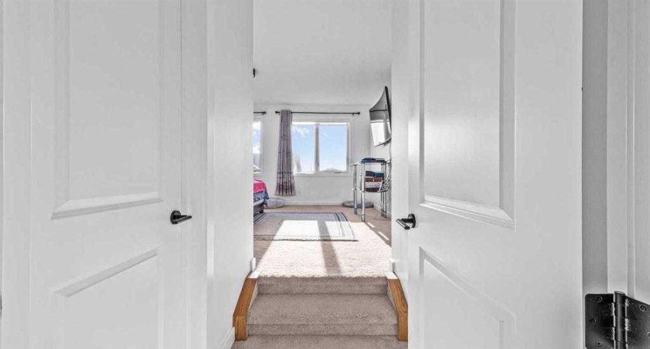 44 Ranchers Way, Okotoks, Alberta T1S4C8, 4 Bedrooms Bedrooms, ,4 BathroomsBathrooms,Residential,For Sale,Ranchers,A2297179