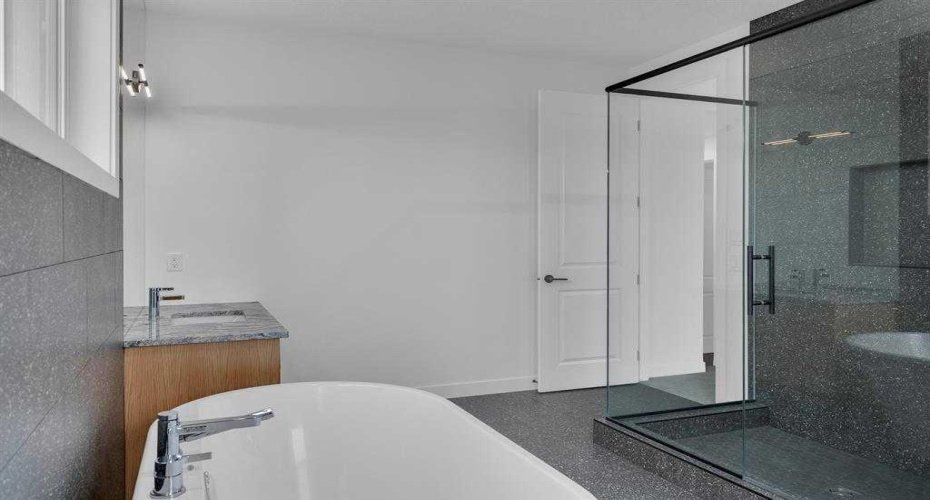 44 Ranchers Way, Okotoks, Alberta T1S4C8, 4 Bedrooms Bedrooms, ,4 BathroomsBathrooms,Residential,For Sale,Ranchers,A2297179