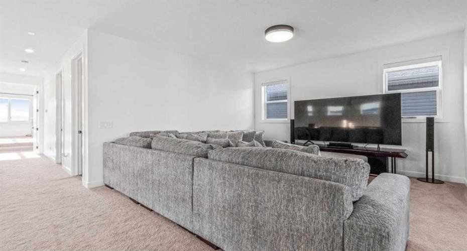 44 Ranchers Way, Okotoks, Alberta T1S4C8, 4 Bedrooms Bedrooms, ,4 BathroomsBathrooms,Residential,For Sale,Ranchers,A2297179