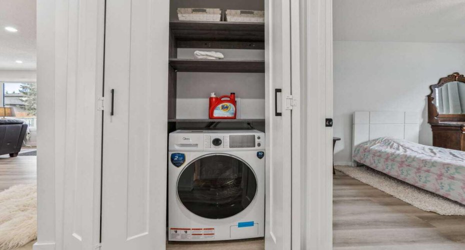 15 Brookmere Place, Calgary, Alberta T2W 2P5, 5 Bedrooms Bedrooms, ,3 BathroomsBathrooms,Residential,For Sale,Brookmere,A2297215