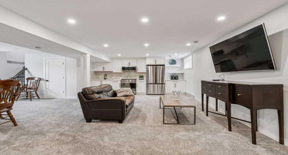 15 Brookmere Place, Calgary, Alberta T2W 2P5, 5 Bedrooms Bedrooms, ,3 BathroomsBathrooms,Residential,For Sale,Brookmere,A2297215