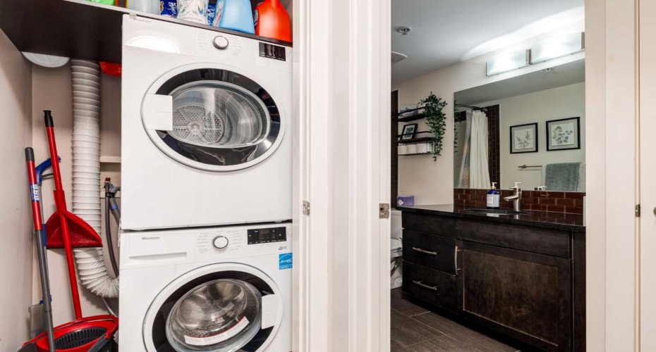 725 4 Street, Calgary, Alberta T2E3S7, 1 Bedroom Bedrooms, ,1 BathroomBathrooms,Residential,For Sale,4,A2297230