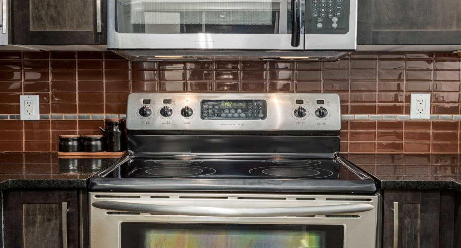 725 4 Street, Calgary, Alberta T2E3S7, 1 Bedroom Bedrooms, ,1 BathroomBathrooms,Residential,For Sale,4,A2297230