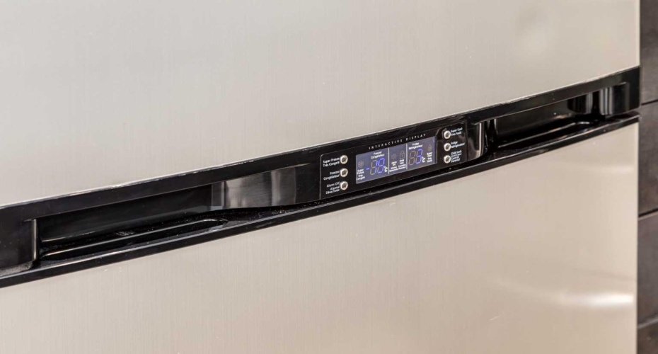 725 4 Street, Calgary, Alberta T2E3S7, 1 Bedroom Bedrooms, ,1 BathroomBathrooms,Residential,For Sale,4,A2297230