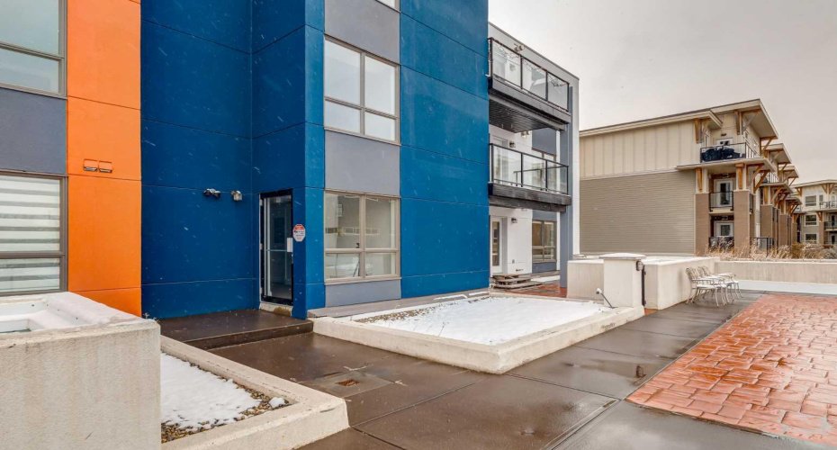 725 4 Street, Calgary, Alberta T2E3S7, 1 Bedroom Bedrooms, ,1 BathroomBathrooms,Residential,For Sale,4,A2297230