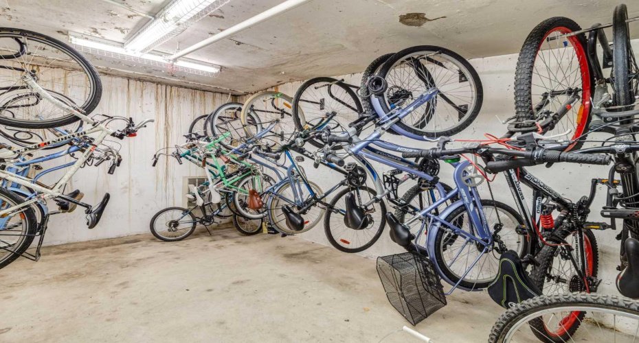 725 4 Street, Calgary, Alberta T2E3S7, 1 Bedroom Bedrooms, ,1 BathroomBathrooms,Residential,For Sale,4,A2297230