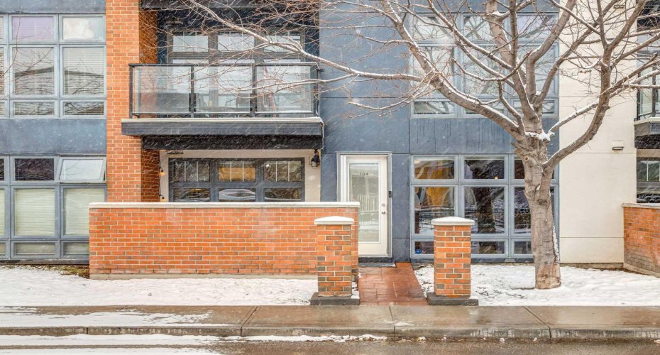 725 4 Street, Calgary, Alberta T2E3S7, 1 Bedroom Bedrooms, ,1 BathroomBathrooms,Residential,For Sale,4,A2297230