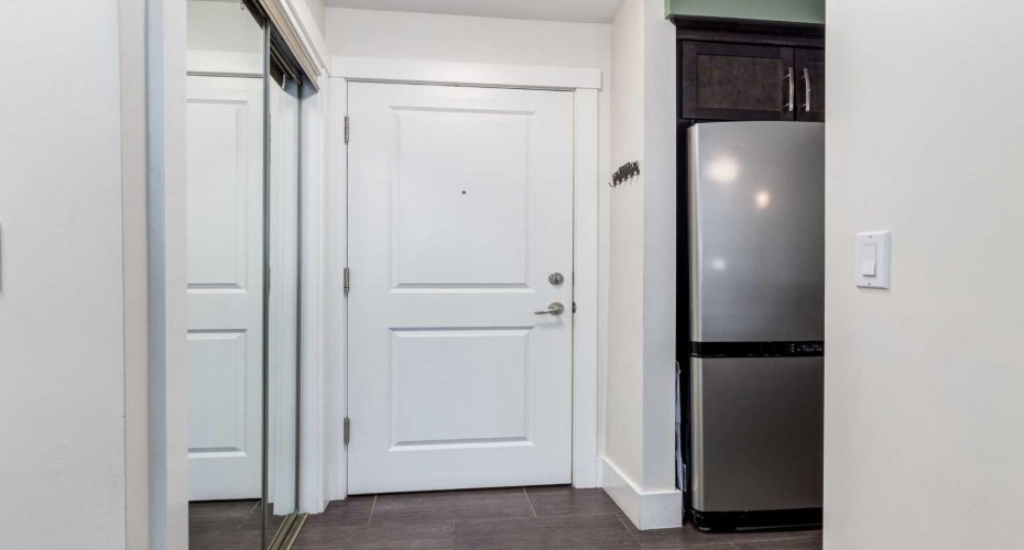 725 4 Street, Calgary, Alberta T2E3S7, 1 Bedroom Bedrooms, ,1 BathroomBathrooms,Residential,For Sale,4,A2297230