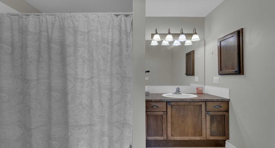 10 West Cedar Rise, Calgary, Alberta T3H 5G8, 2 Bedrooms Bedrooms, ,3 BathroomsBathrooms,Residential,For Sale,West Cedar,A2297241