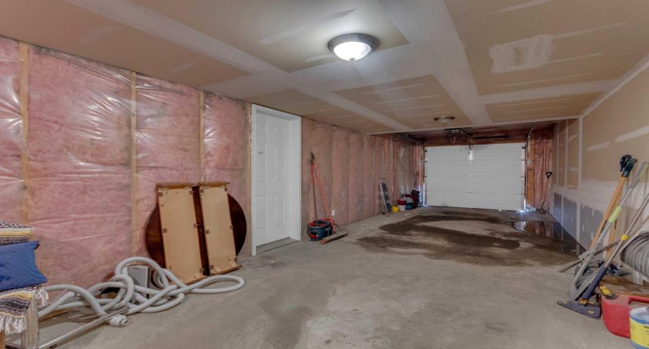 10 West Cedar Rise, Calgary, Alberta T3H 5G8, 2 Bedrooms Bedrooms, ,3 BathroomsBathrooms,Residential,For Sale,West Cedar,A2297241