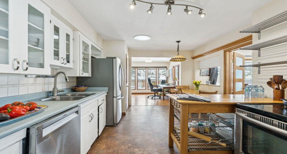 2363 23 Street, Calgary, Alberta T2M 3Y1, 3 Bedrooms Bedrooms, ,2 BathroomsBathrooms,Residential,For Sale,23,A2296613