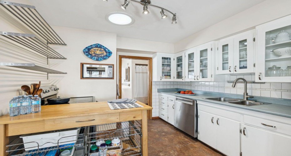 2363 23 Street, Calgary, Alberta T2M 3Y1, 3 Bedrooms Bedrooms, ,2 BathroomsBathrooms,Residential,For Sale,23,A2296613