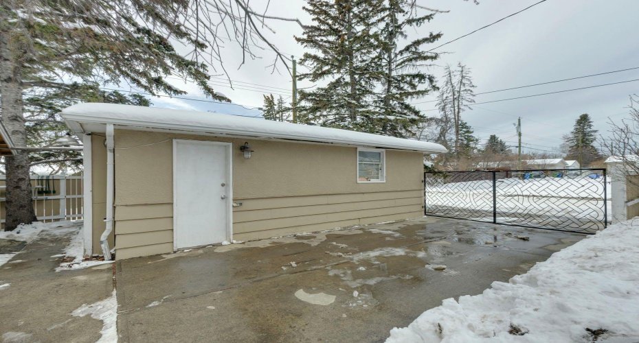 2363 23 Street, Calgary, Alberta T2M 3Y1, 3 Bedrooms Bedrooms, ,2 BathroomsBathrooms,Residential,For Sale,23,A2296613