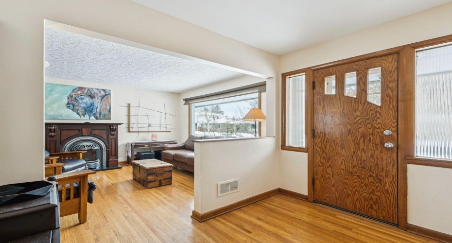 2363 23 Street, Calgary, Alberta T2M 3Y1, 3 Bedrooms Bedrooms, ,2 BathroomsBathrooms,Residential,For Sale,23,A2296613