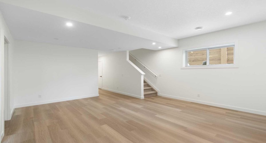 2235 81st Street, Calgary, Alberta T3H 6M4, 4 Bedrooms Bedrooms, ,4 BathroomsBathrooms,Residential,For Sale,81st,A2296815