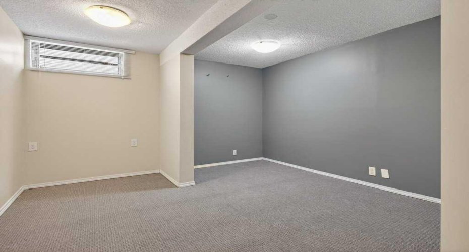 425 Woodland Crescent, Calgary, Alberta T2J 1J7, 4 Bedrooms Bedrooms, ,2 BathroomsBathrooms,Residential,For Sale,Woodland,A2296843