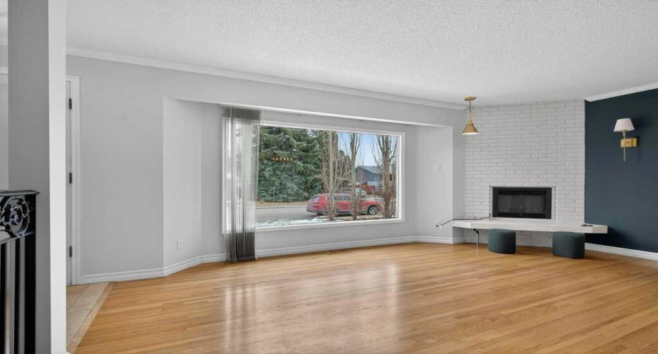 425 Woodland Crescent, Calgary, Alberta T2J 1J7, 4 Bedrooms Bedrooms, ,2 BathroomsBathrooms,Residential,For Sale,Woodland,A2296843