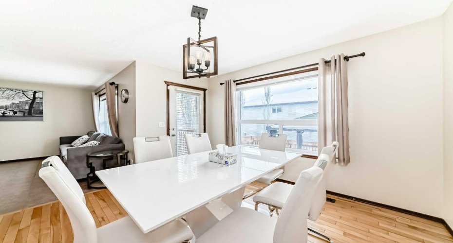 7 Tuscany Ridge Crescent, Calgary, Alberta T3L 3C8, 4 Bedrooms Bedrooms, ,4 BathroomsBathrooms,Residential,For Sale,Tuscany Ridge,A2296910