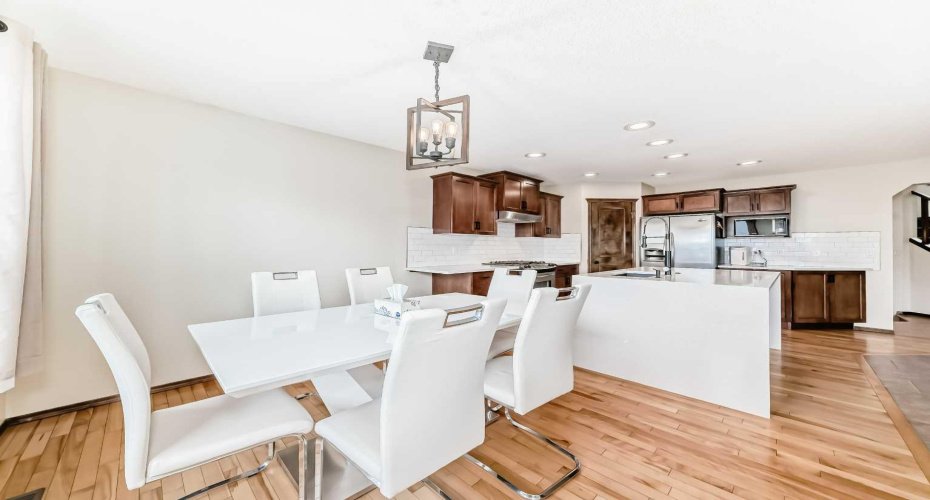 7 Tuscany Ridge Crescent, Calgary, Alberta T3L 3C8, 4 Bedrooms Bedrooms, ,4 BathroomsBathrooms,Residential,For Sale,Tuscany Ridge,A2296910