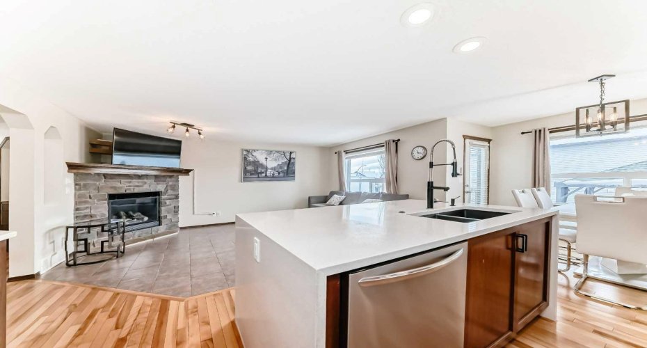 7 Tuscany Ridge Crescent, Calgary, Alberta T3L 3C8, 4 Bedrooms Bedrooms, ,4 BathroomsBathrooms,Residential,For Sale,Tuscany Ridge,A2296910