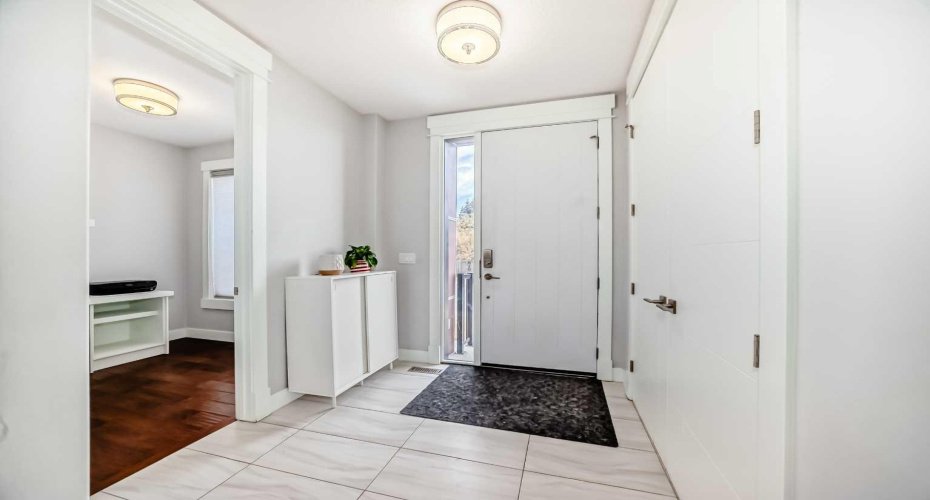 4640 15 Avenue, Calgary, Alberta T3B 0L7, 5 Bedrooms Bedrooms, ,5 BathroomsBathrooms,Residential,For Sale,15,A2296975