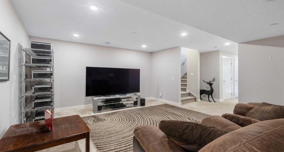 45 Howse Street, Calgary, Alberta T3P 0V8, 4 Bedrooms Bedrooms, ,4 BathroomsBathrooms,Residential,For Sale,Howse,A2296986