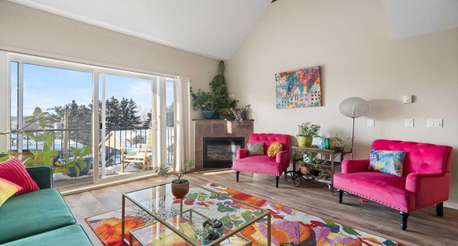 141 Mountain Street, Cochrane, Alberta T4C1Z5, 2 Bedrooms Bedrooms, ,2 BathroomsBathrooms,Residential,For Sale,Mountain,A2297002