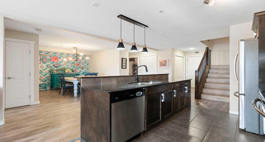 141 Mountain Street, Cochrane, Alberta T4C1Z5, 2 Bedrooms Bedrooms, ,2 BathroomsBathrooms,Residential,For Sale,Mountain,A2297002