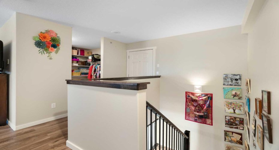 141 Mountain Street, Cochrane, Alberta T4C1Z5, 2 Bedrooms Bedrooms, ,2 BathroomsBathrooms,Residential,For Sale,Mountain,A2297002