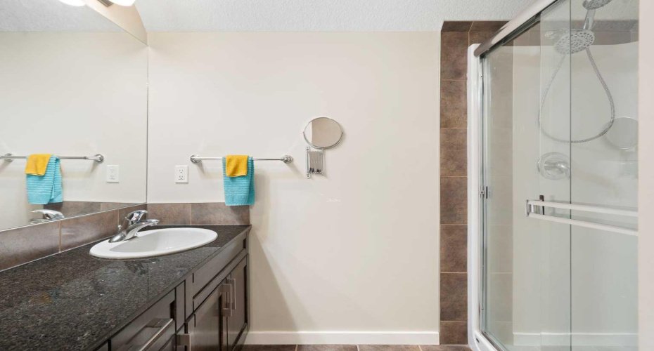 141 Mountain Street, Cochrane, Alberta T4C1Z5, 2 Bedrooms Bedrooms, ,2 BathroomsBathrooms,Residential,For Sale,Mountain,A2297002