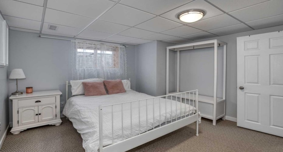 94 Glendale Way, Cochrane, Alberta T4C 1H8, 4 Bedrooms Bedrooms, ,2 BathroomsBathrooms,Residential,For Sale,Glendale,A2295982