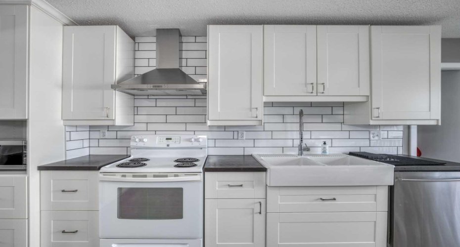 94 Glendale Way, Cochrane, Alberta T4C 1H8, 4 Bedrooms Bedrooms, ,2 BathroomsBathrooms,Residential,For Sale,Glendale,A2295982