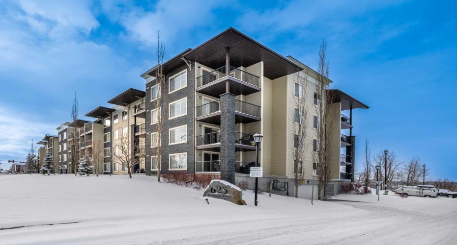 625 Glenbow Drive, Cochrane, Alberta T4C 0S7, 2 Bedrooms Bedrooms, ,2 BathroomsBathrooms,Residential,For Sale,Glenbow Drive,A2297340