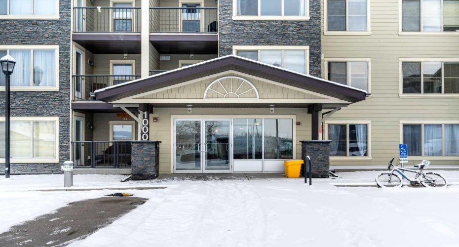 625 Glenbow Drive, Cochrane, Alberta T4C 0S7, 2 Bedrooms Bedrooms, ,2 BathroomsBathrooms,Residential,For Sale,Glenbow Drive,A2297340