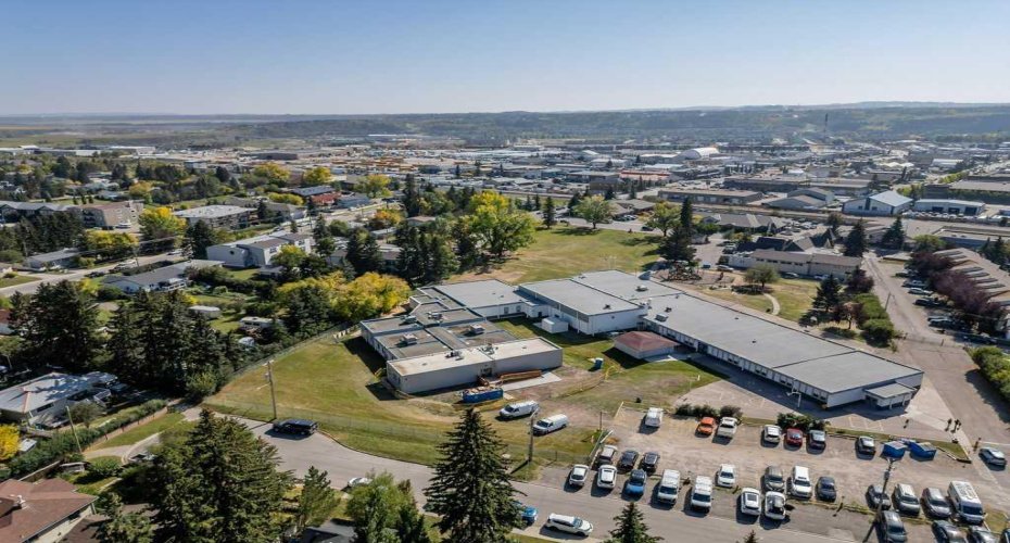 217 Ross Avenue, Cochrane, Alberta T4C1C9, 3 Bedrooms Bedrooms, ,1 BathroomBathrooms,Residential,For Sale,Ross,A2278722
