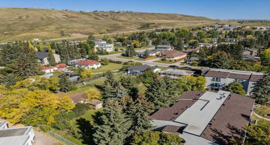 217 Ross Avenue, Cochrane, Alberta T4C1C9, 3 Bedrooms Bedrooms, ,1 BathroomBathrooms,Residential,For Sale,Ross,A2278722