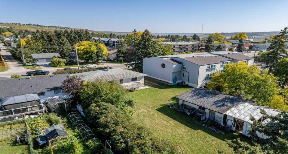 217 Ross Avenue, Cochrane, Alberta T4C1C9, 3 Bedrooms Bedrooms, ,1 BathroomBathrooms,Residential,For Sale,Ross,A2278722